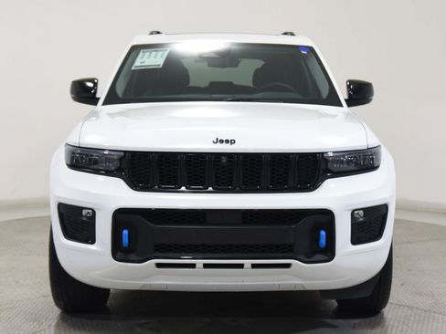 Used 2023 Jeep Grand Cherokee 30th Anniversary AWD/4WD image 5