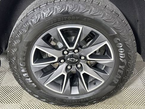 Used 2024 Chevrolet Tahoe Z71 AWD/4WD image 34