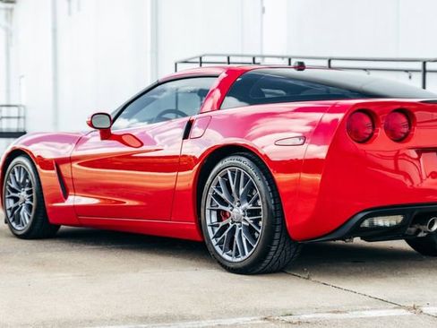Used 2005 Chevrolet Corvette Coupe w/ Preferred Equipment Group RWD image 41