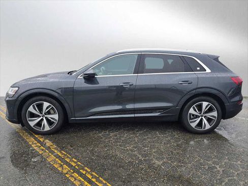 Used 2024 Audi Q8 e-tron Premium Plus w/ Premium Plus Package image 6