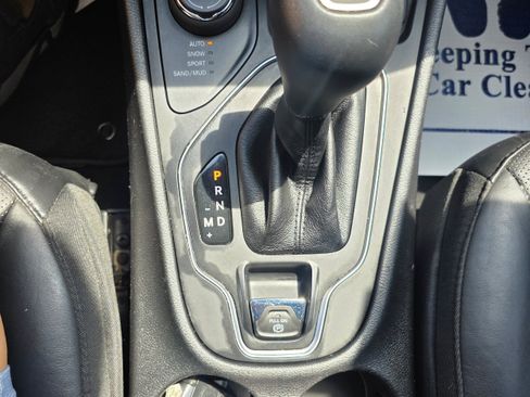 Used 2020 Jeep Cherokee High Altitude AWD/4WD image 12
