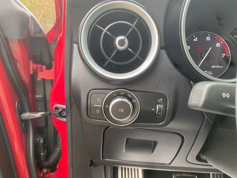 Used 2018 Alfa Romeo Stelvio Ti Sport image 14