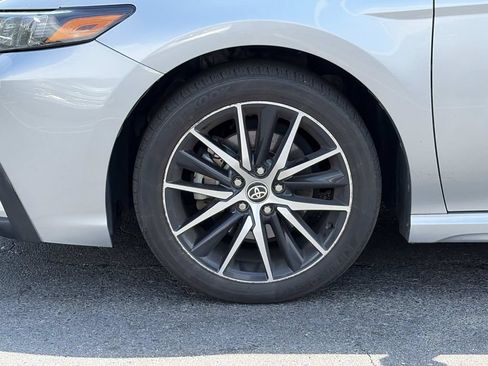 Used 2023 Toyota Camry SE FWD image 11
