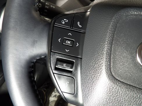 Used 2025 Toyota Prius LE FWD image 21