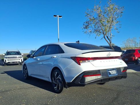 Certified 2025 Hyundai Elantra SEL image 4