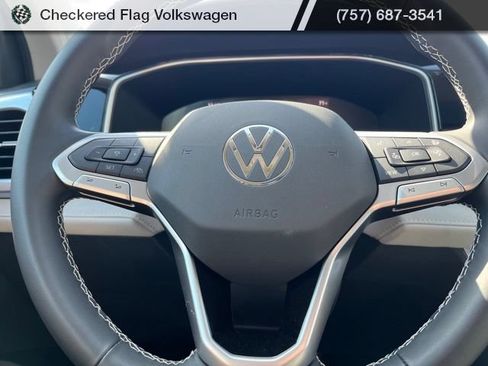 New 2026 Volkswagen Taos SE FWD image 35