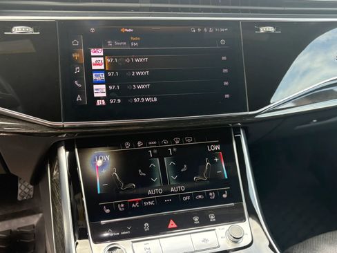 Used 2021 Audi Q8 Prestige w/ Prestige Package image 27