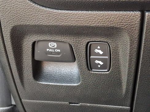 Used 2019 RAM 1500 Big Horn AWD/4WD image 25
