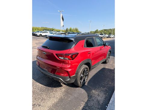 Used 2021 Chevrolet TrailBlazer RS w/ Sun and Liftgate Package FWD image 4