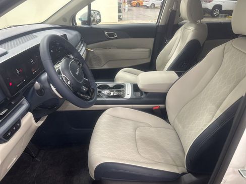 New 2026 Kia Carnival EX image 9