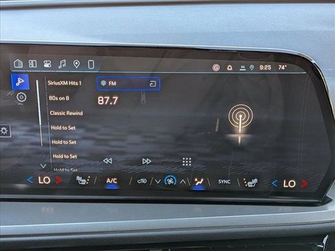 New 2026 Chevrolet Traverse LT image 11