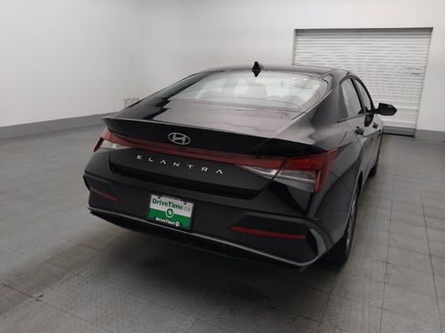 Used 2024 Hyundai Elantra SEL FWD image 7