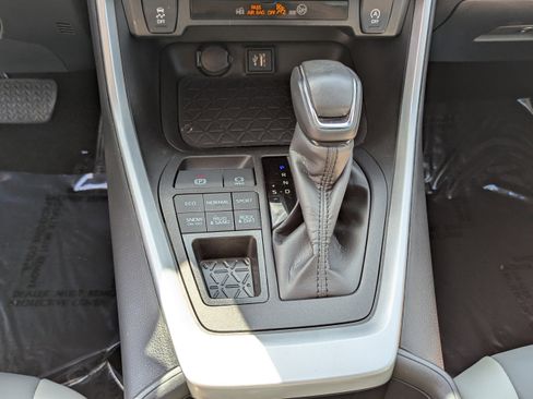 Used 2023 Toyota RAV4 XLE Premium image 25