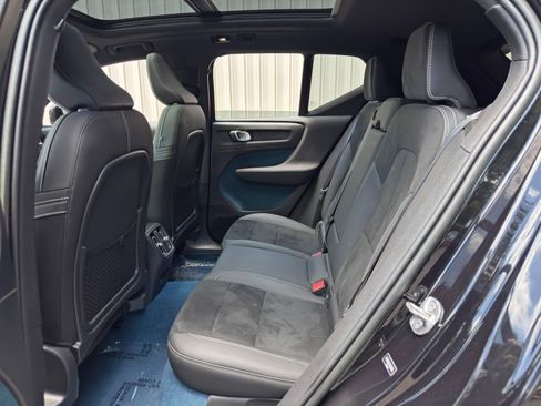 Used 2023 Volvo XC40 Recharge Plus AWD/4WD image 37