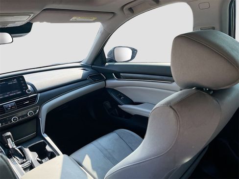 Used 2019 Honda Accord EX image 22
