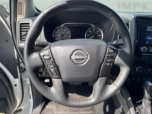 Used 2024 Nissan Frontier SV w/ SV Convenience Package image 13