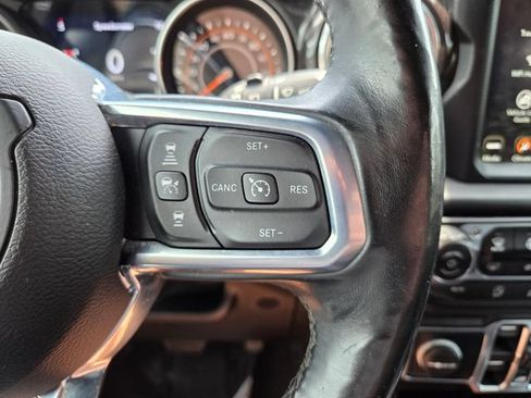 Used 2019 Jeep Wrangler Unlimited Sahara AWD/4WD image 32