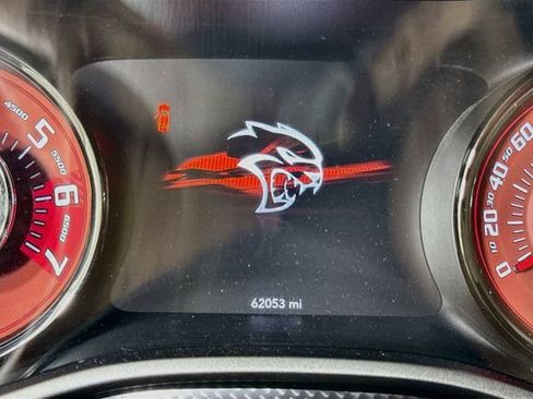 Used 2015 Dodge Challenger SRT Hellcat RWD image 12