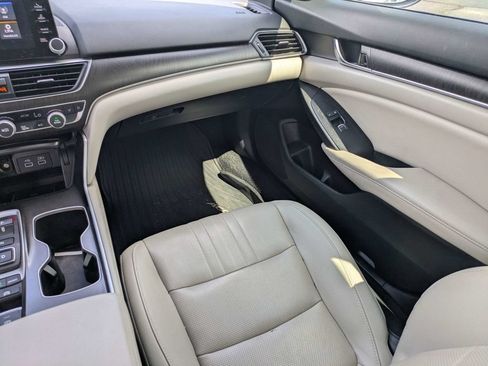 Used 2021 Honda Accord Touring image 17