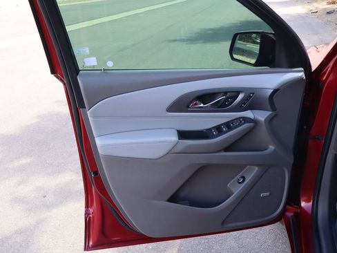 Used 2018 Chevrolet Traverse Premier AWD/4WD image 25