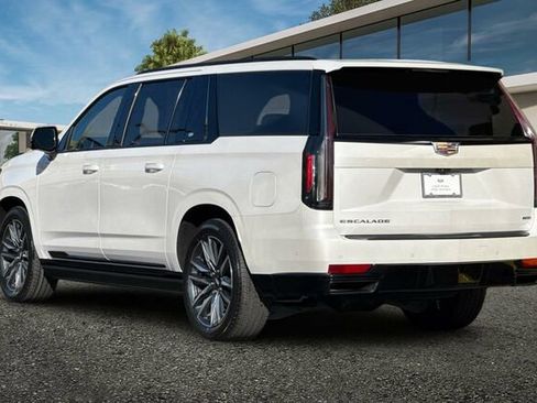 Certified 2023 Cadillac Escalade ESV Sport Platinum image 6