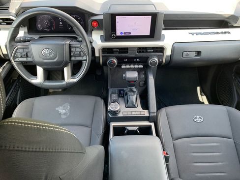 Used 2024 Toyota Tacoma TRD Off-Road AWD/4WD image 15