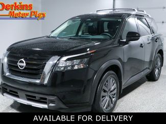 Used 2025 Nissan Pathfinder SL w/ SL Premium Package AWD/4WD video 1