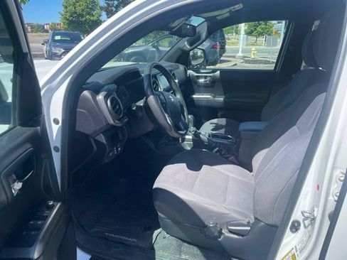 Used 2017 Toyota Tacoma TRD Sport w/ Tow Package RWD image 14