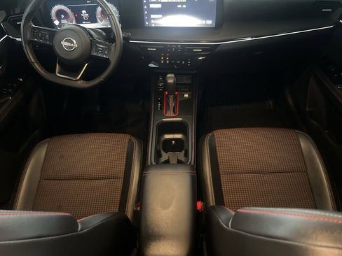 Certified 2025 Nissan Kicks SR image 17