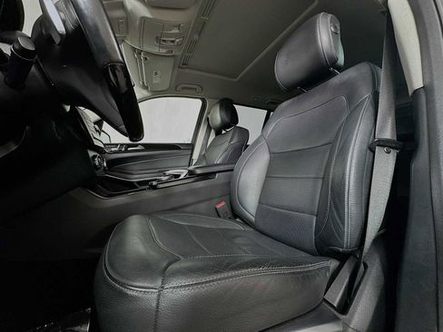 Used 2017 Mercedes-Benz GLS 550 4MATIC image 5