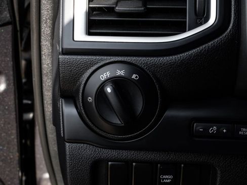 Used 2019 Nissan Titan S w/ S Utility Package image 20