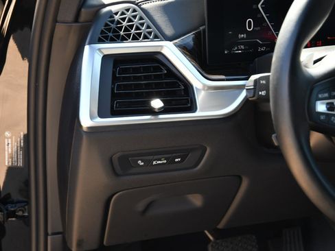 Used 2025 BMW X5 xDrive50e AWD/4WD image 10