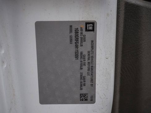 Used 2017 Chevrolet Express 3500 RWD image 18