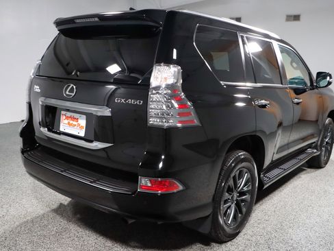 Used 2023 Lexus GX 460 Premium w/ Premium Package image 7