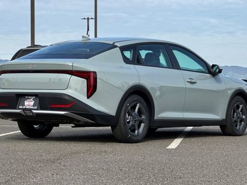New 2026 Kia K4 FWD image 5
