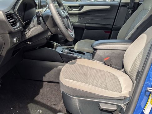 Used 2022 Ford Escape SE image 11