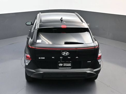 Certified 2024 Hyundai Kona SEL AWD/4WD image 17