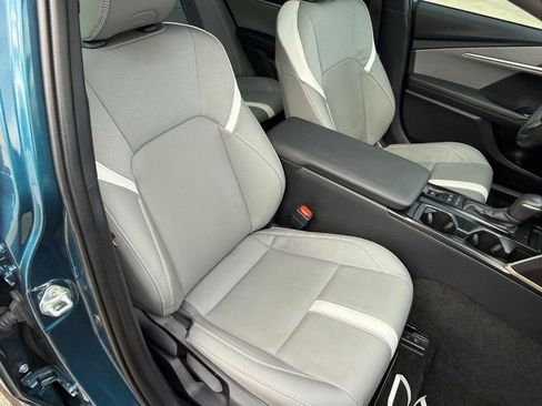 Used 2025 Toyota Camry SE w/ Convenience Package FWD image 11