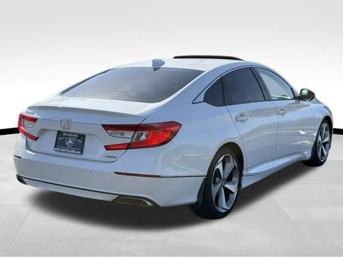 Used 2018 Honda Accord Touring image 6