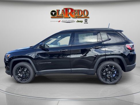 New 2026 Jeep Compass Latitude image 4