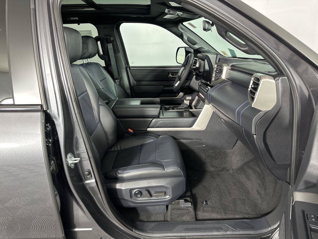 Used 2026 Toyota Sequoia Platinum AWD/4WD image 35