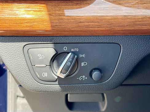 Used 2021 Audi Q5 Premium w/ Convenience Package image 35