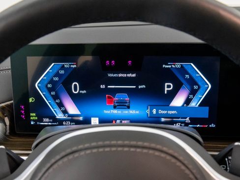 Certified 2025 BMW X7 xDrive40i w/ Executive Package image 13