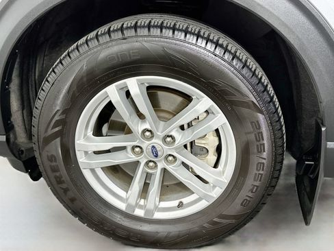 Used 2022 Ford Explorer XLT w/ Equipment Group 202A AWD/4WD image 31