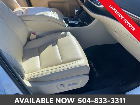Used 2017 Toyota Highlander Limited image 17