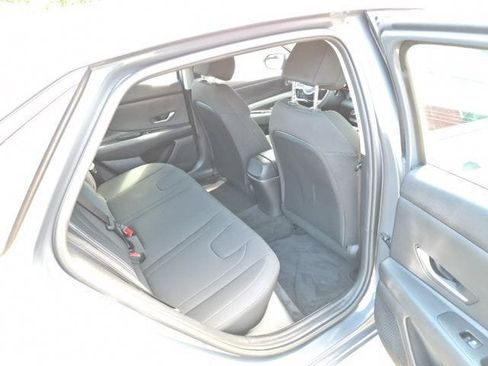 Used 2023 Hyundai Elantra SEL w/ Cargo Package FWD image 11