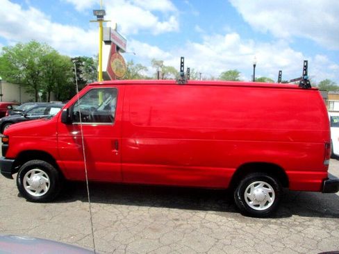 Used 2011 Ford E-150 and Econoline 150 w/ Commercial Cargo Van Pkg image 4