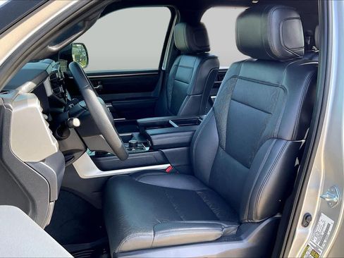 Used 2025 Toyota Tundra SR5 w/ SR5 Premium Package AWD/4WD image 8
