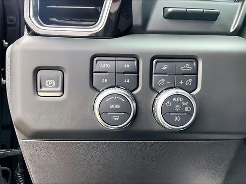 Used 2025 GMC Sierra 1500 Denali w/ Denali Reserve Package AWD/4WD image 36