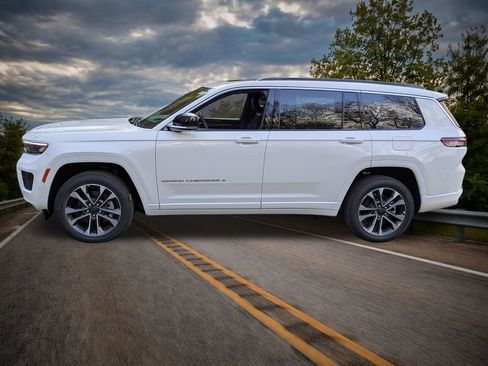 New 2025 Jeep Grand Cherokee L Overland w/ Advanced Protech Group III image 6